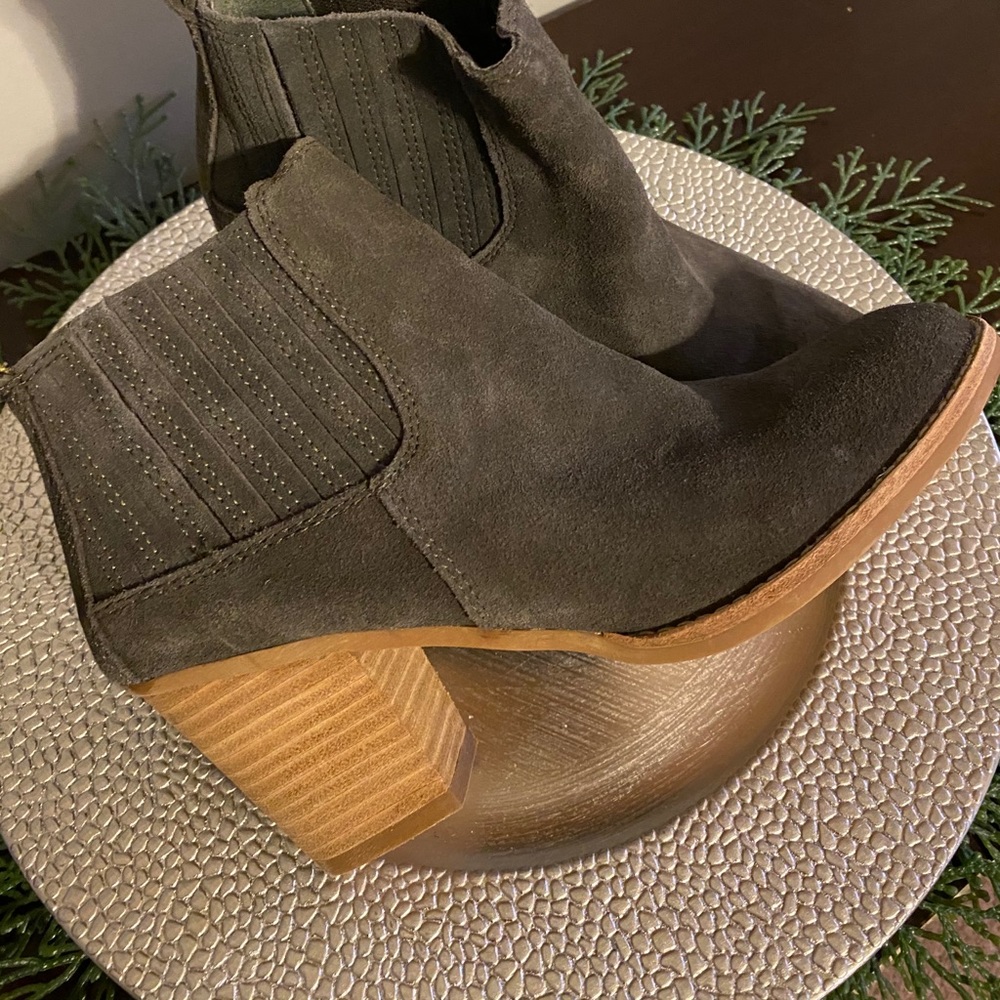 Dolce Vita ankle boots